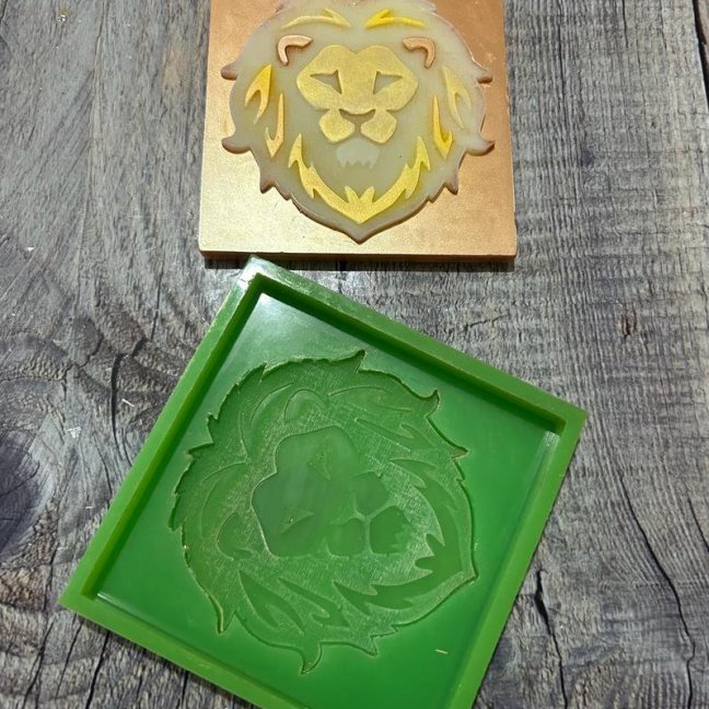 Lion Topper Mini Slab