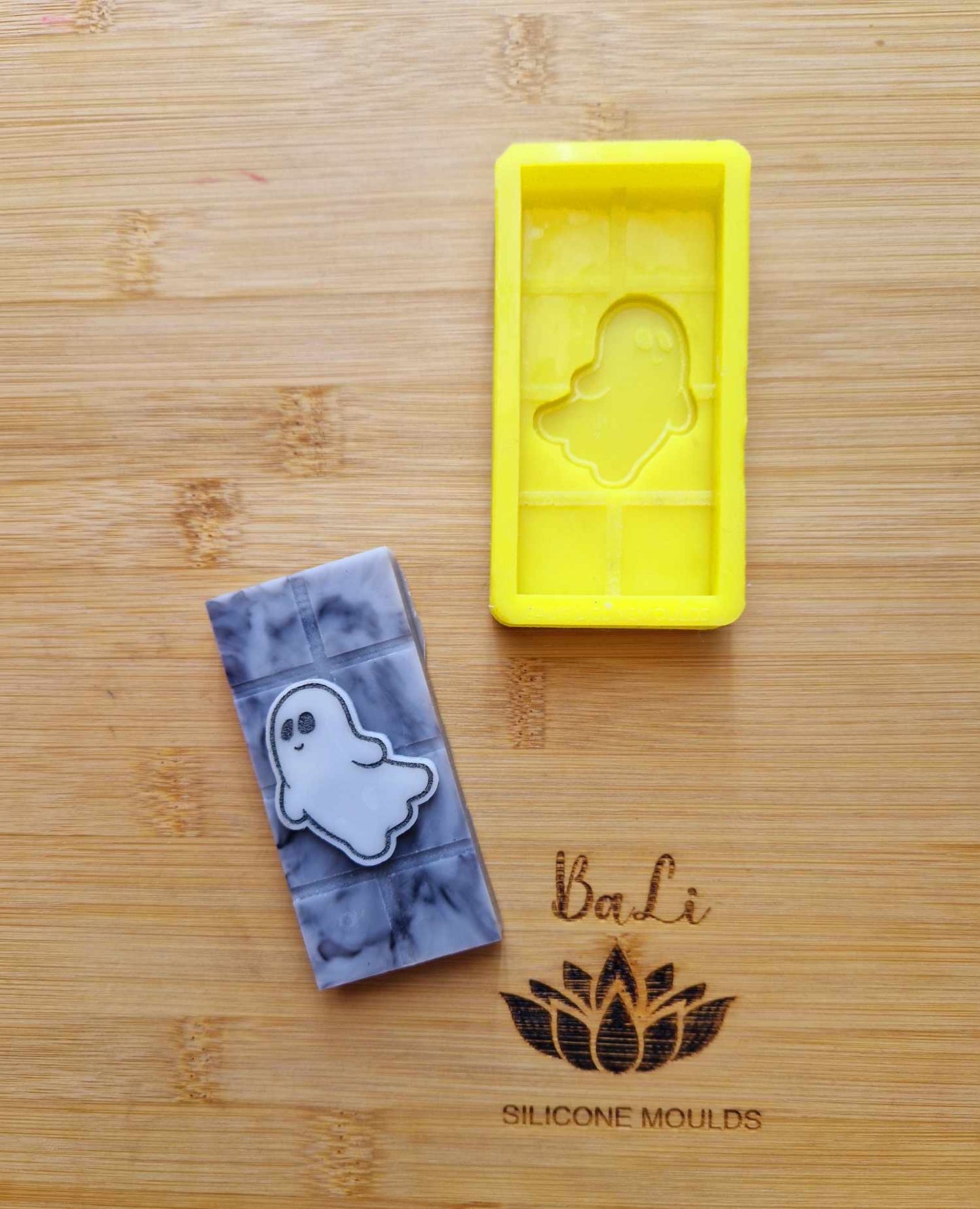 Flying Ghost Mini Bar