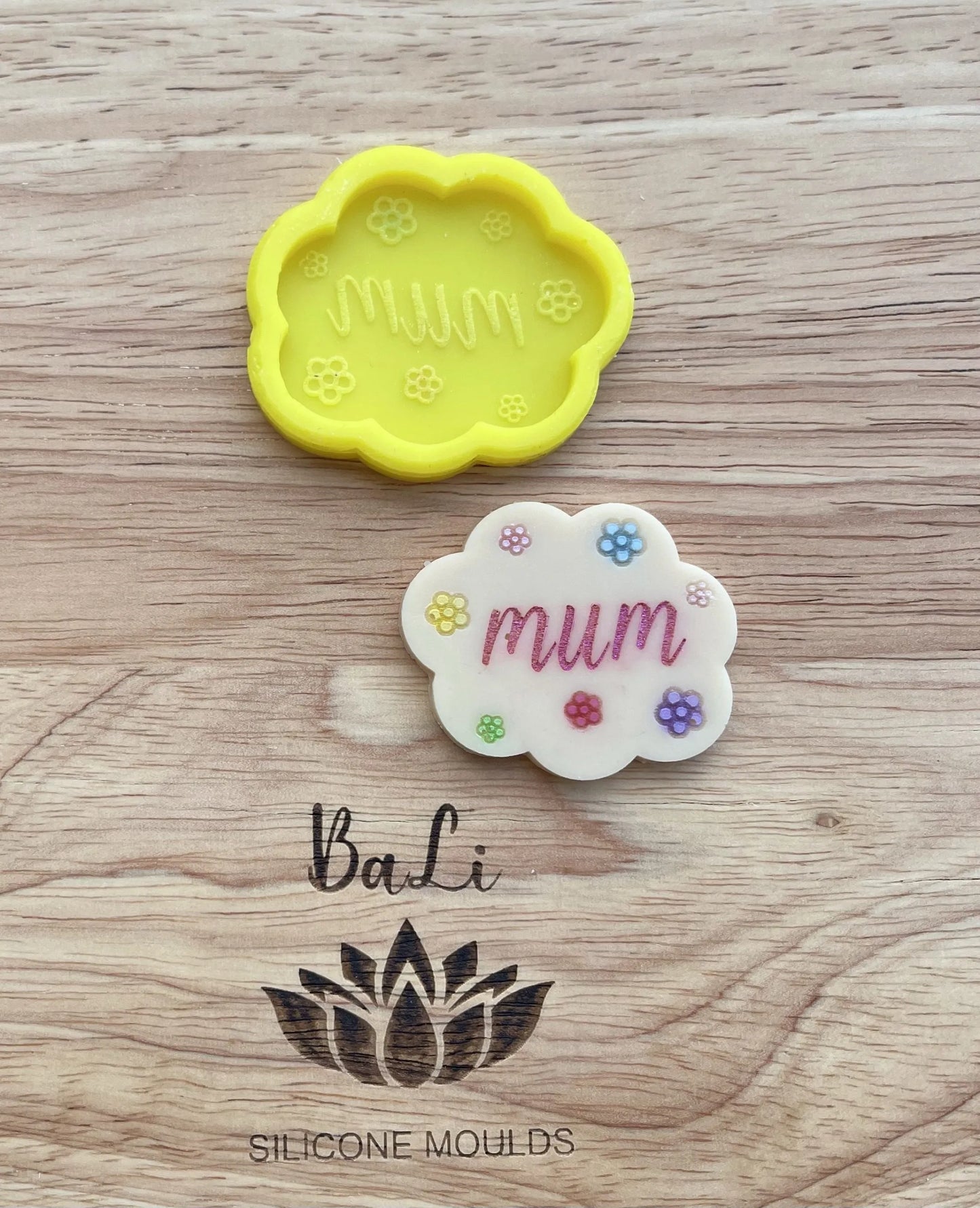 Mum flower cloud shape