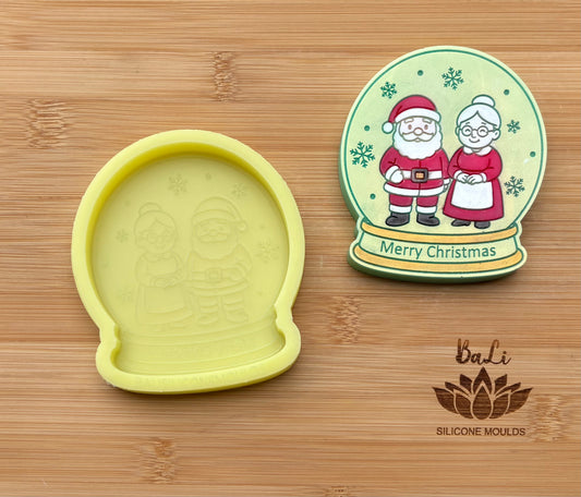 Merry Christmas Mr & Mrs Clause Snowglobe