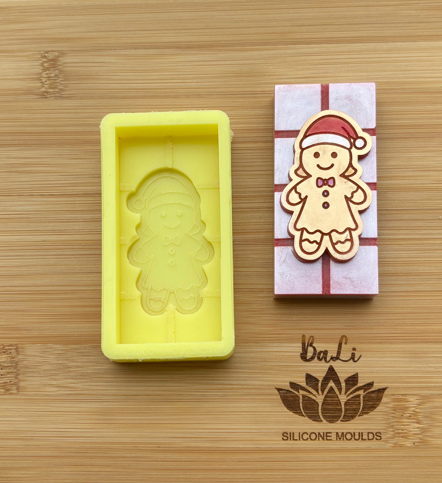 Mrs Gingerbread Mini Bar