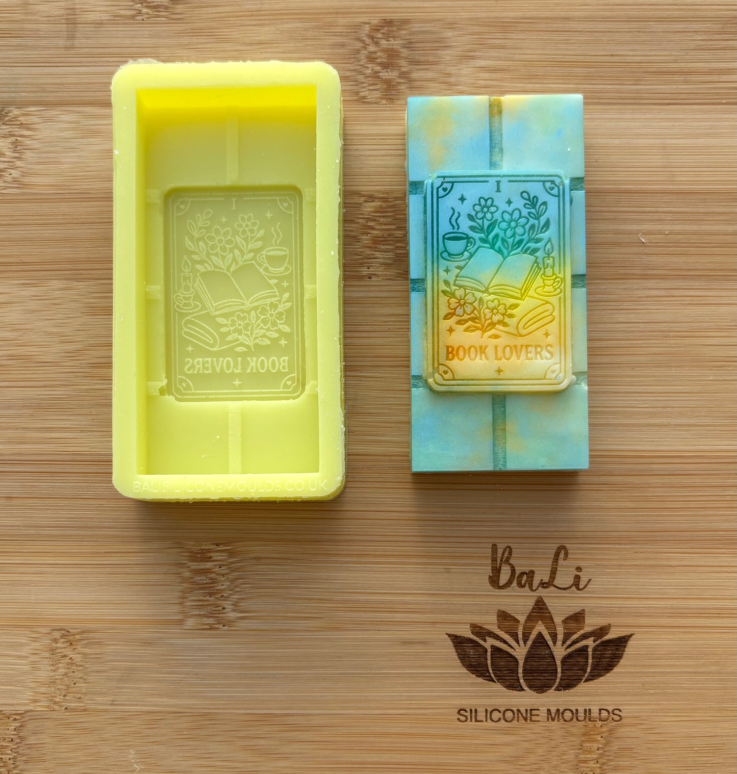 Book Lovers Mini Bar