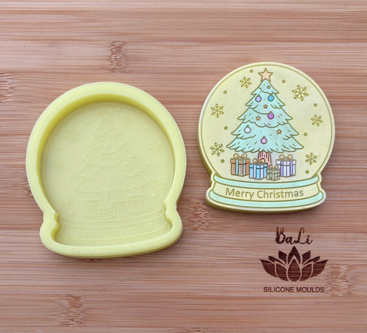Merry Christmas Tree & Presents Snowglobe