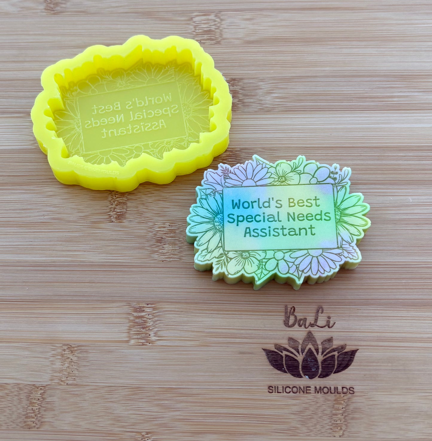 World’s Best Special Needs Assistant Flower Shape